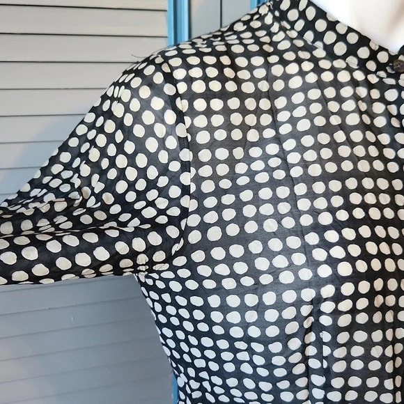 Isaac Mizrahi Black & White Button Down Top - Picture 6 of 14